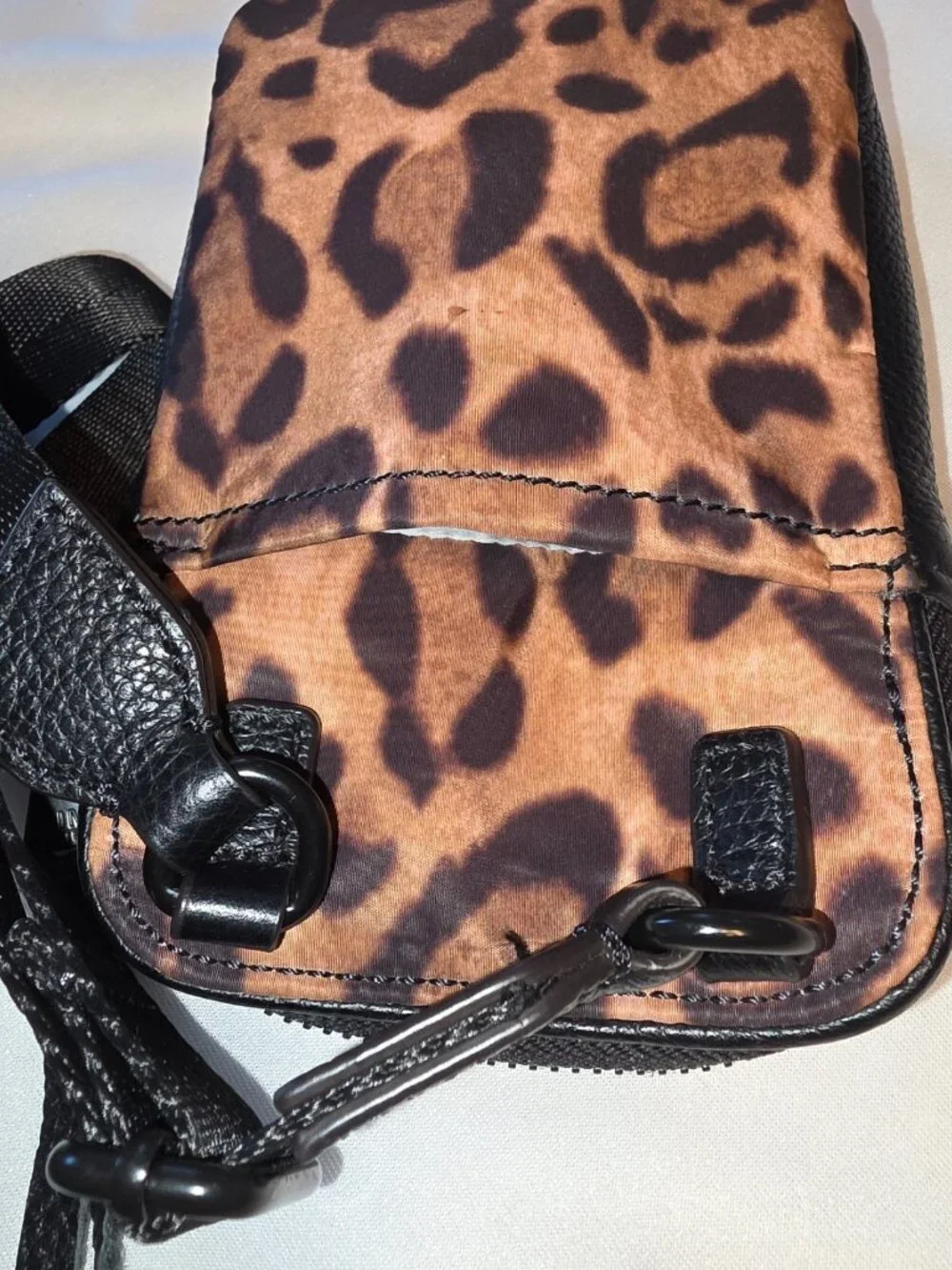 Aimee Kestenberg Leopard Print Crossbody Purse Shoulder Bag Cell Phone Pouch